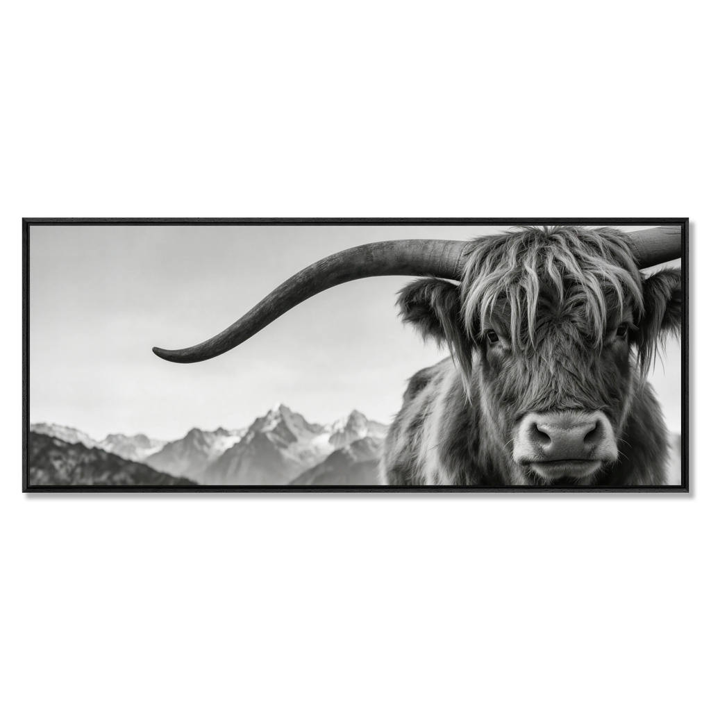 Alpine Horned Beauty – Alu-Dibond wall art featuring a majestic black-and-white portrait of an Alpine cow.
