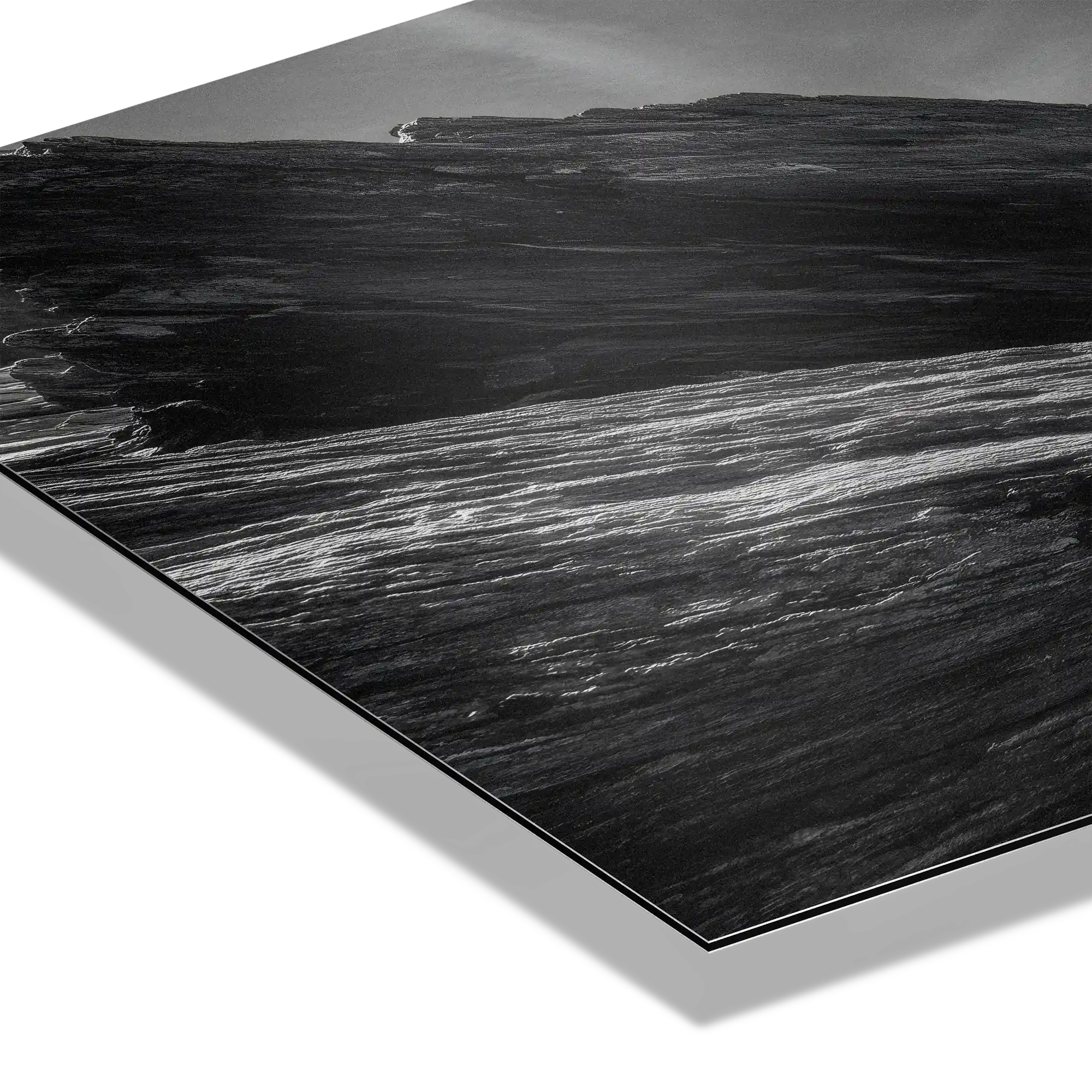 Matterhorn Lines – Alu-Dibond wall art showcasing elegant geometry and textures in black and white.