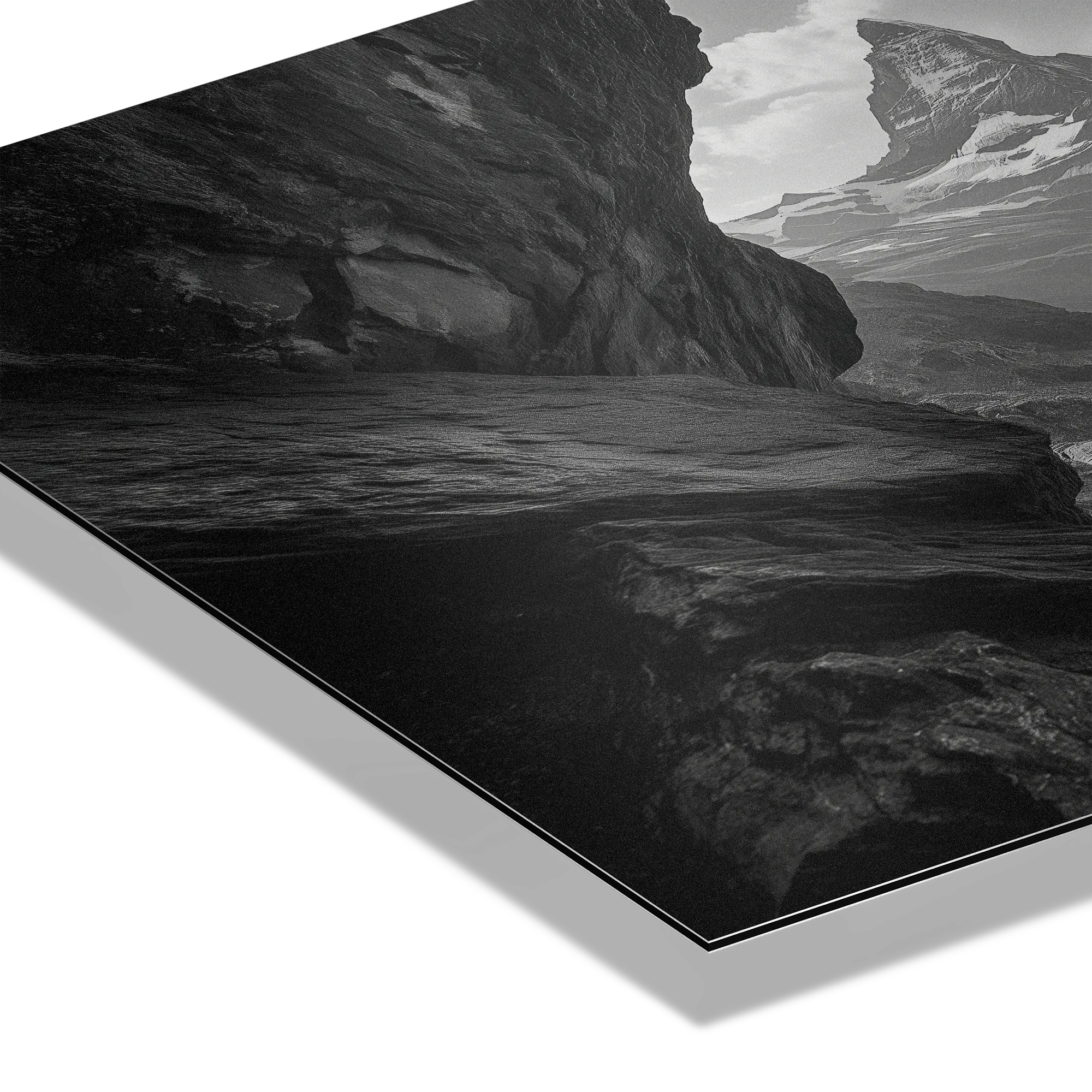 Passage to the Matterhorn – Alu-Dibond wall art showcasing a rocky passage with the Matterhorn in the background.