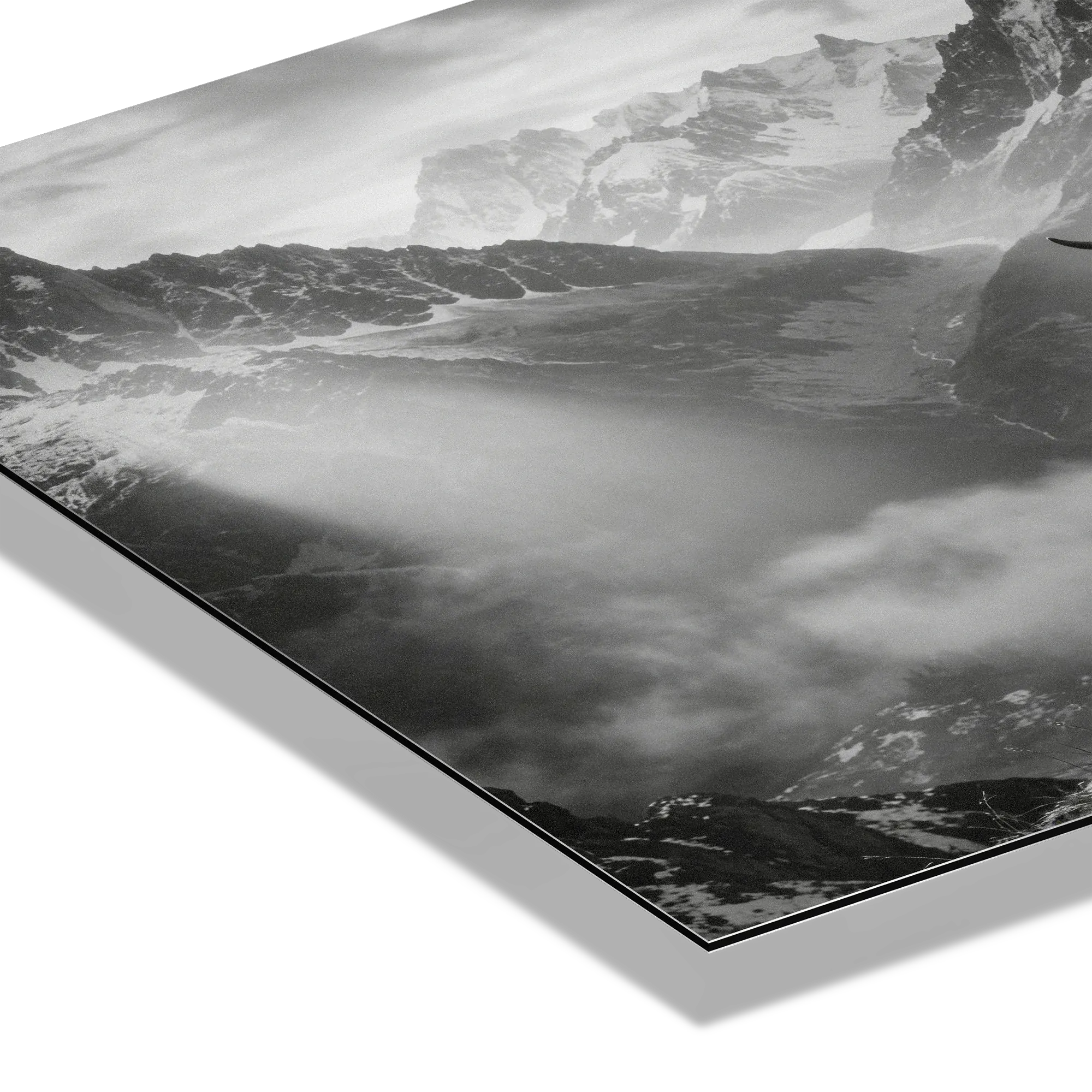 Silent Alpine Presence – Alu-Dibond wall art highlighting mountain landscape in black and white with soft gradients.