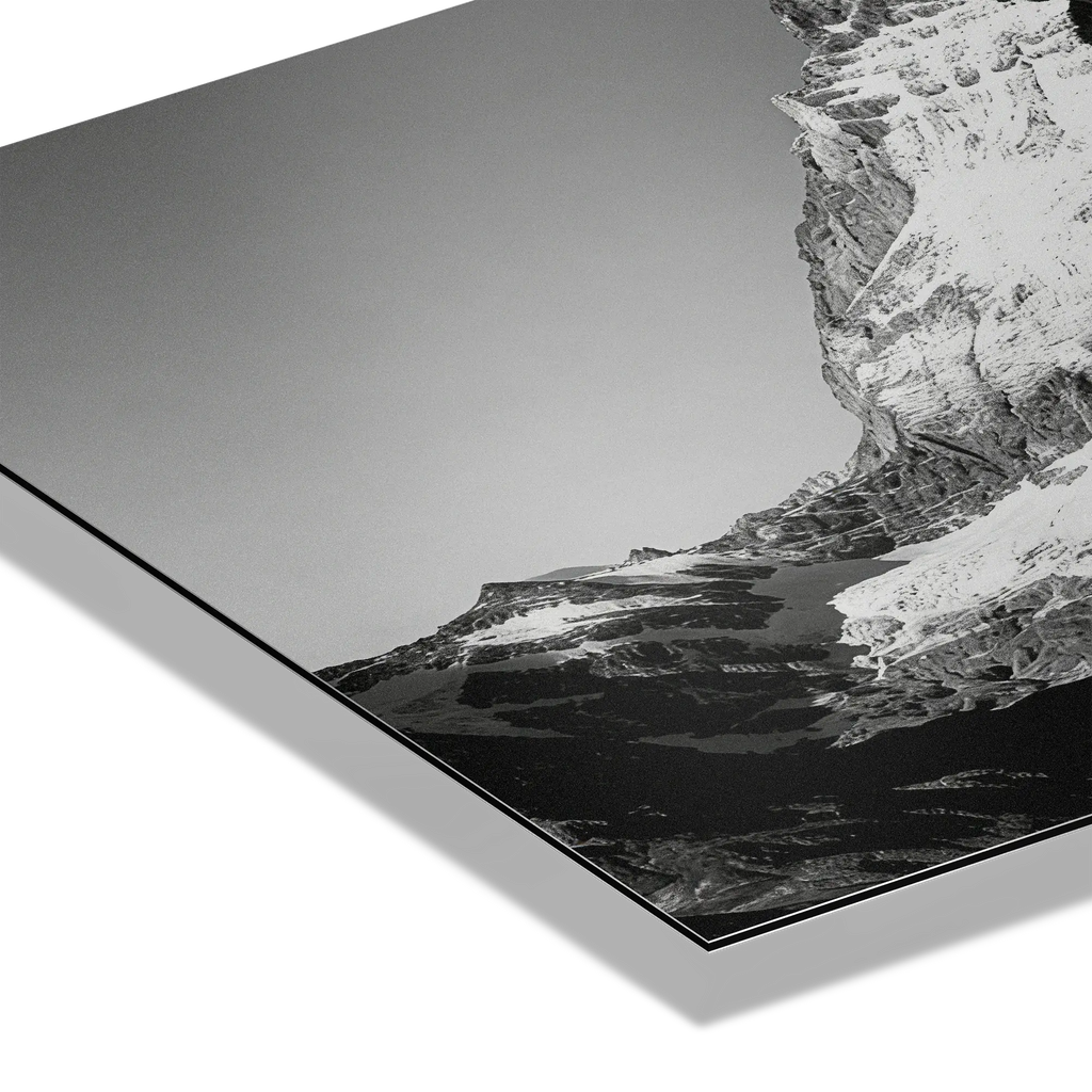 Silent Matterhorn Rise – Alu-Dibond wall art showcasing a dramatic black-and-white mountain silhouette.
