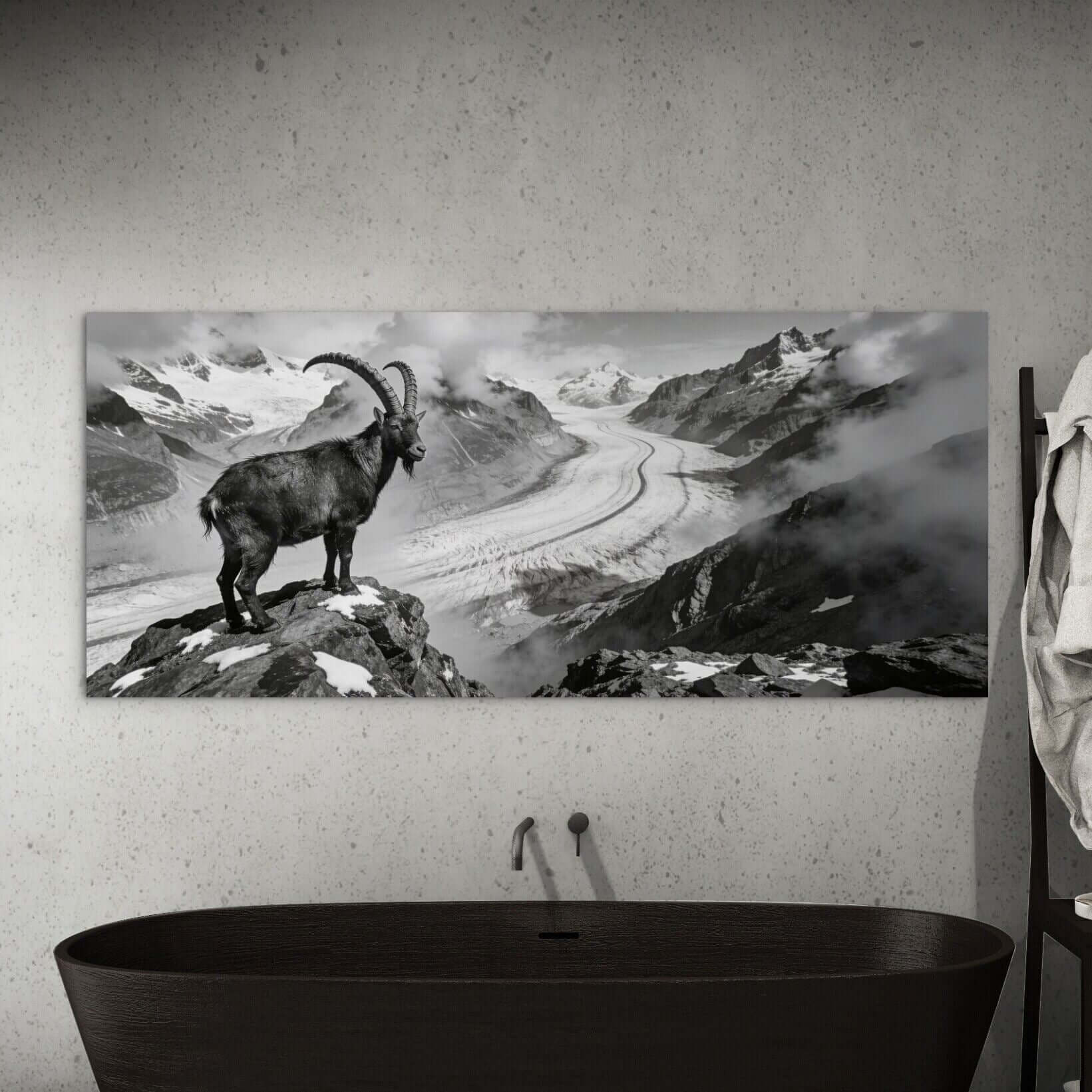 Steinbock über dem Aletschgletscher