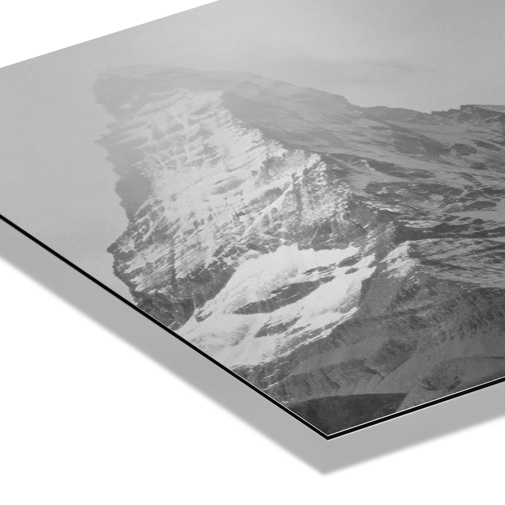 Ibex Foreground, Matterhorn – Alu-Dibond wall art showcasing the stunning mountain with detailed textures.