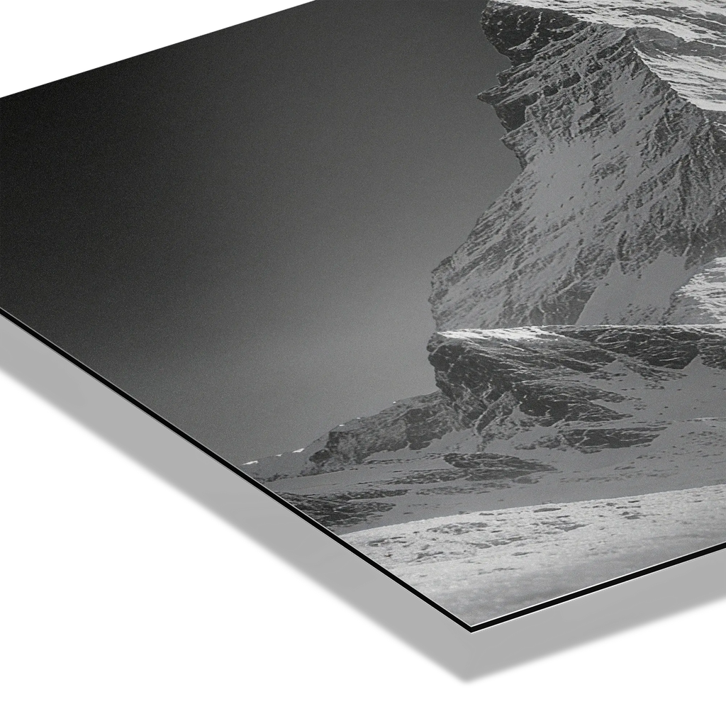 Light of the Matterhorn – Alu-Dibond wall art featuring a striking monochrome depiction of the Matterhorn's apex.