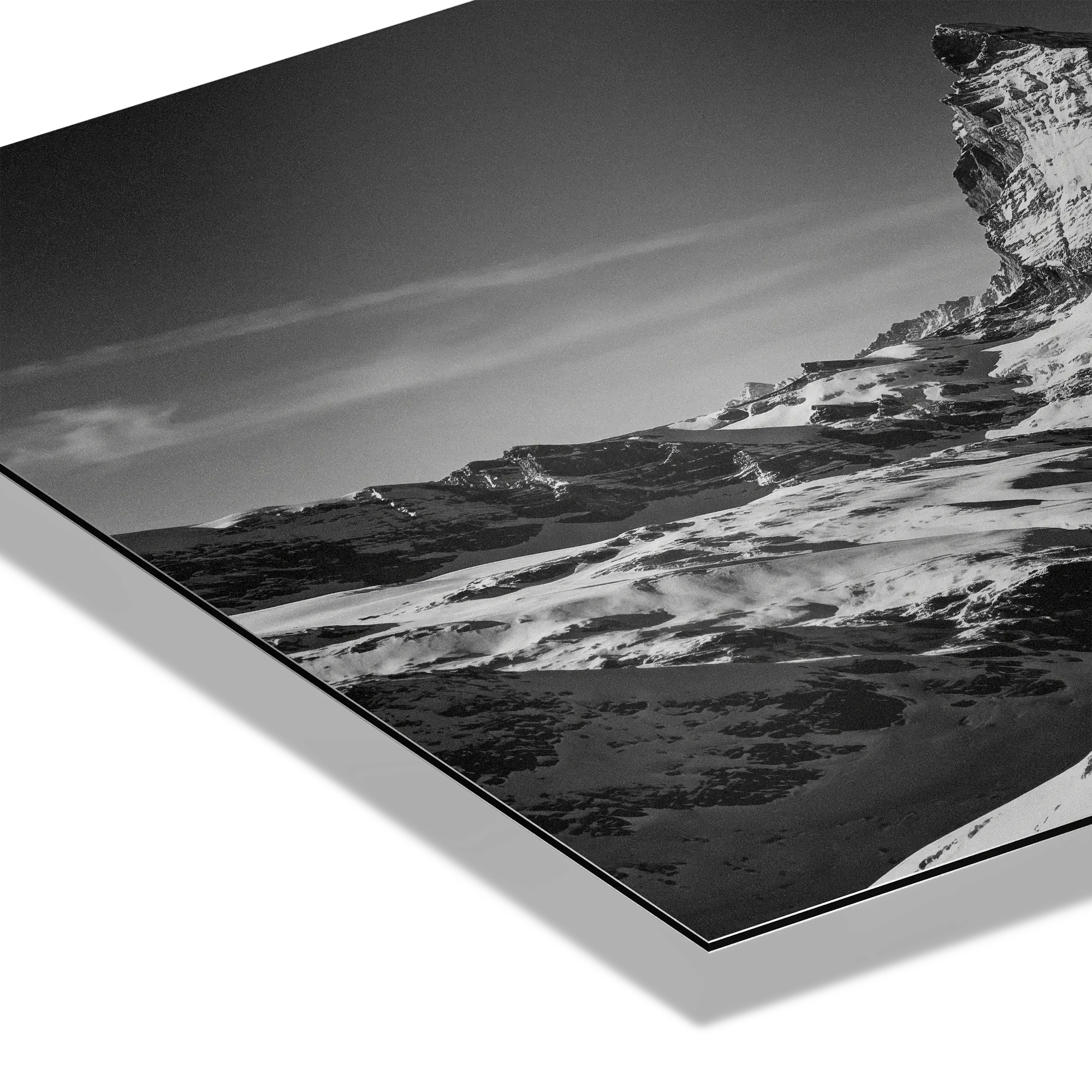 Matterhorn Eternal Contrast – Alu-Dibond wall art showcasing the mountain's geometry and snow-covered terrain.