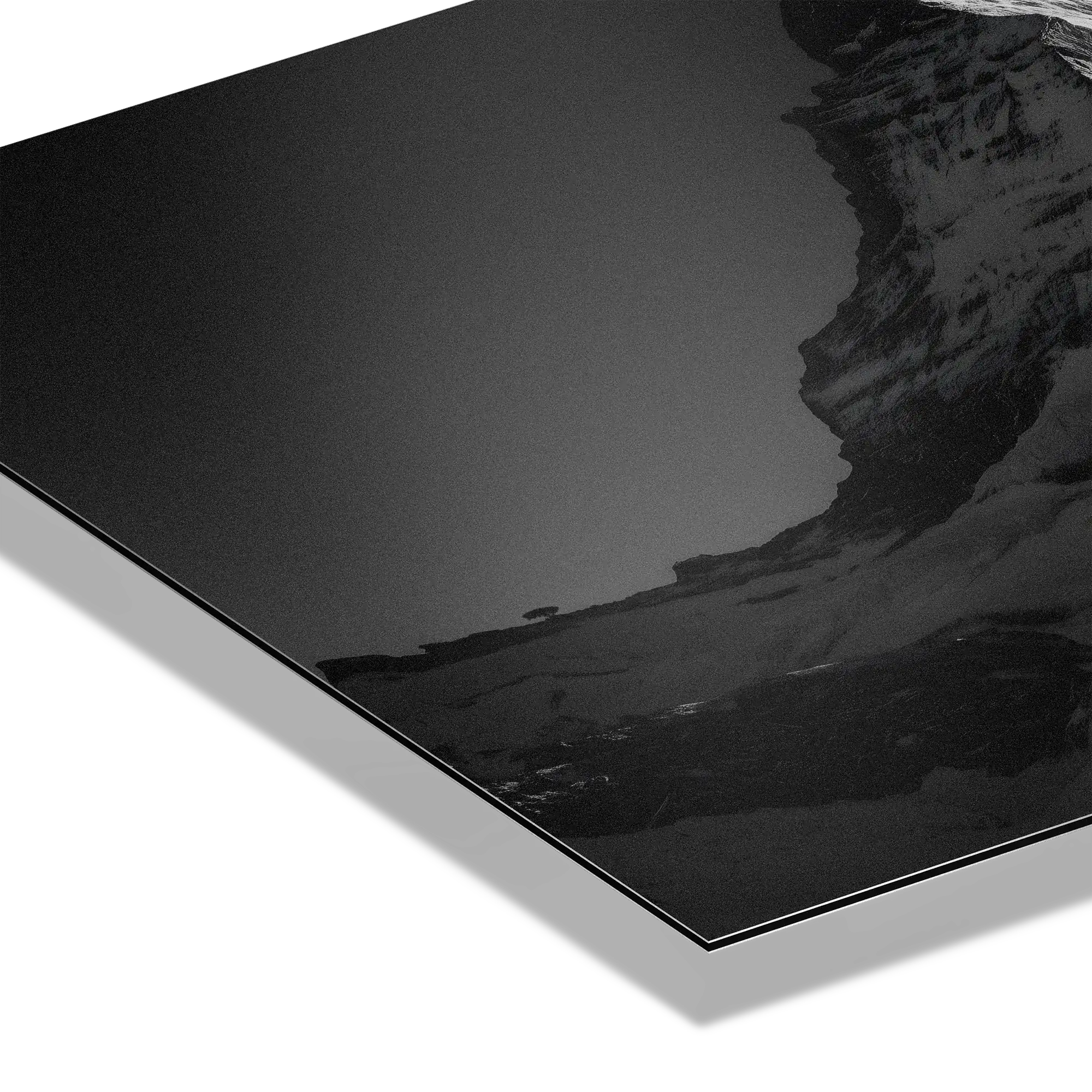 Matterhorn Light – Alu-Dibond wall art showcasing the majestic peak and its captivating reflections.