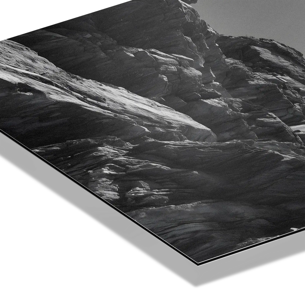 Matterhorn Path – Alu-Dibond wall art capturing rugged alpine trail textures and contrasts in black and white.